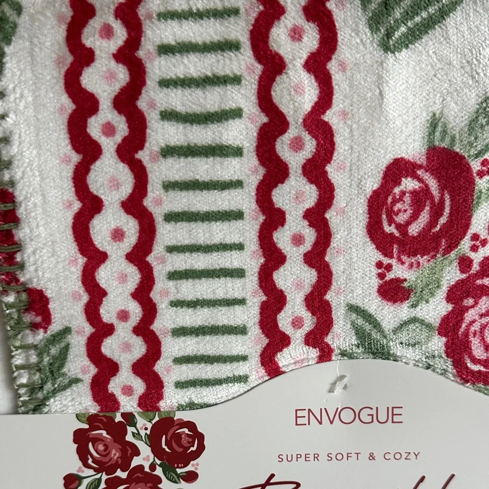 Envogue Reversible Plush Blanket Holiday Christmas Queen Red Rose 🌹 NEW!